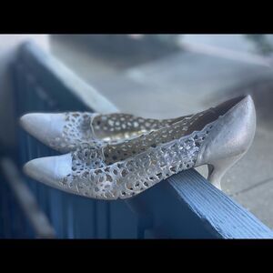 Paloma Women’s Pump heels Sz 8.5 US